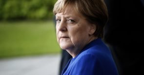 Jetzt sperrt uns Merkel komplett weg: So wird das Infektionsschutzgesetz verschärft