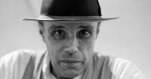 Schamane und Seher: Hommage zum 100. Geburtstag von Joseph Beuys