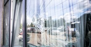 Rache-Aktion in Leipzig: Antifa schmeißt „Bild“-Redaktion die Scheiben ein