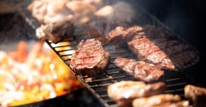 Die Grillsaison startet: Macht Fleischessen krank oder ist es gesund? Die Grillsaison startet: Macht Fleischessen krank oder ist es gesund?