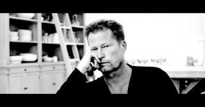 Til Schweiger legt nach: In neuem Filmtrailer kritisiert er die Kinder-Impfung