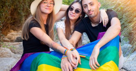 Regenbogenfarben überall! Ein kritisches Jugendporträt