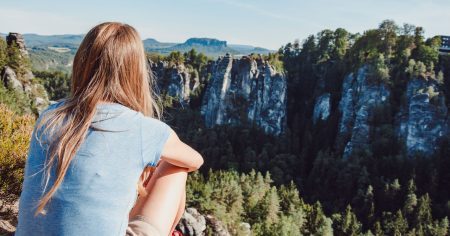 Flucht in den Osten? Sellner, Berndt und Elsässer diskutieren