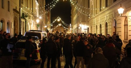 Zitat des Tages: Zehntausende von Menschen in Deutschland auf der Straße