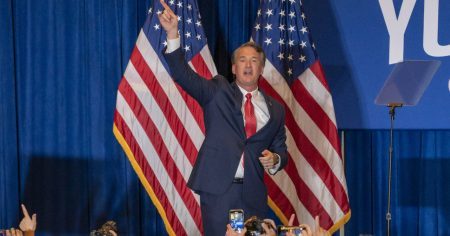 Virginia: Neuer Gouverneur stoppt Impf- und Maskenpflicht