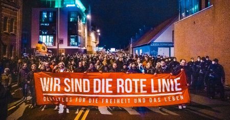 Wachsender Protest: Großdemos in hunderten Städten