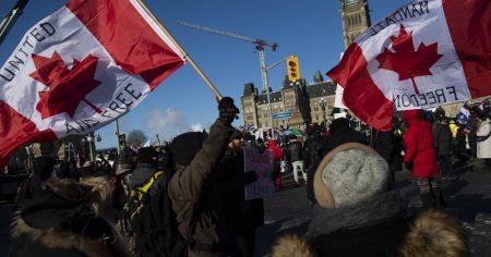 Riesige Anti-Impf-Demo in Kanada: Premier Trudeau verlässt Hauptstadt