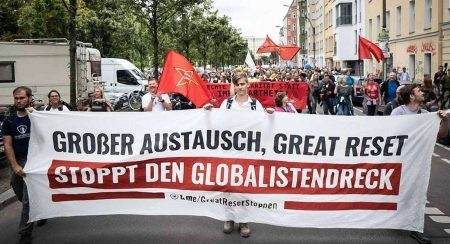 Sellners Revolution _ Multikulti und Corona