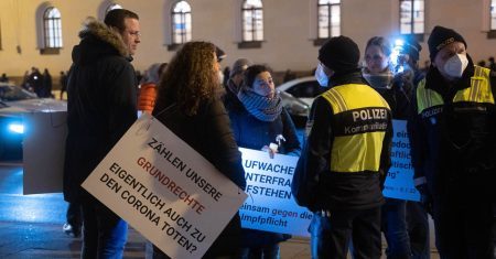 Recht vor links _ Spaziergang als Verbrechen?