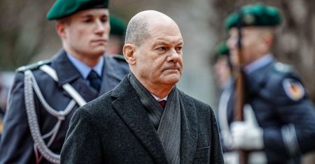 Der Front-Mann: Chronologie am Rande des Abgrunds