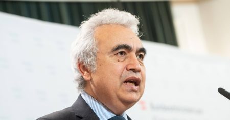 Energieagentur-Chef: „Benzin bald knapp“