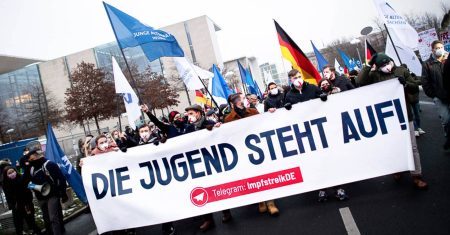 Sellners Revolution _ AfD-Aberglaube