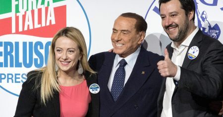 Berlusconi: Putin wurde zum Einmarsch gedrängt