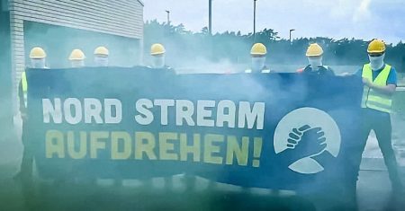 Sellners Revolution _ Gandhi und das Gas