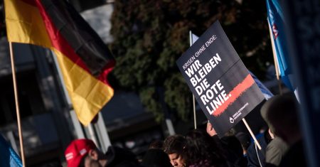 Sellners Revolution _ Der lauwarme Herbst