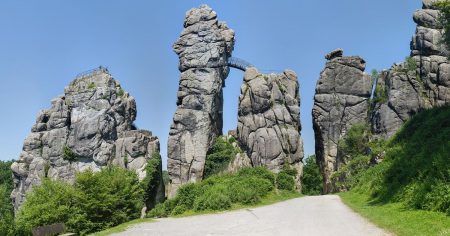 Die Externsteine: Heiligtum aus Stein