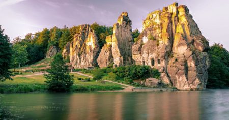 Die Externsteine: Das deutsche Stonehenge