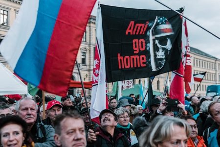 Demokratie? Freiheit? Deutsche skeptisch