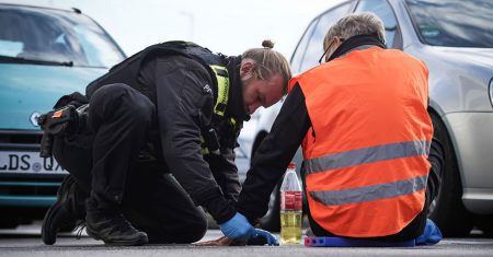 Terroristen mit Klebstoff