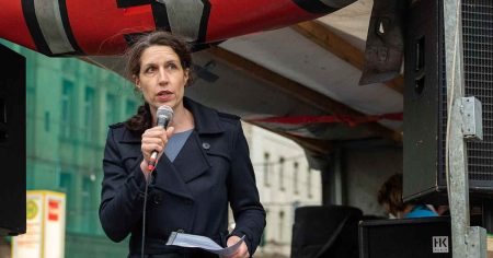 „Heute-Show“-Star kündigt nach Impfnebenwirkung