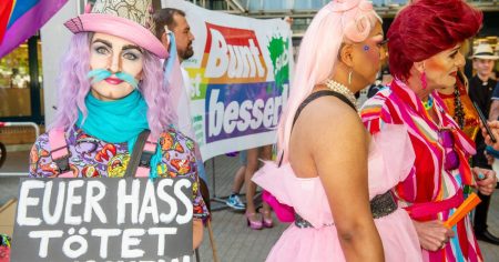 Drag-Lesung für Kinder: Eine Münchner Horrorshow
