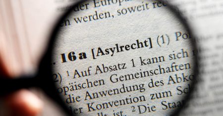 «Die Kanzlerin hat das Grundgesetz missachtet»