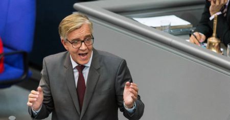 Tolles Nikolaus-Geschenk: Bundes-Linksfraktion aufgelöst