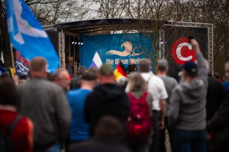 Riesen-Erfolg für Blaue Welle: 600 für den Frieden!