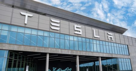 Tesla-Anschlag: Strom-Terroristen grüßen die RAF