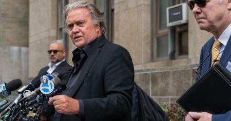 US-Justiz: Jetzt soll Bannon in den Knast
