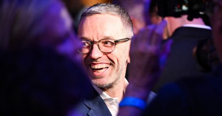 Sellners Revolution _ Koalition der Verlierer