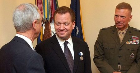 «Wir ziehen die Schlinge um China»