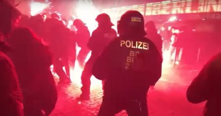 Silvesternacht: Barrikadenkampf um Berlin