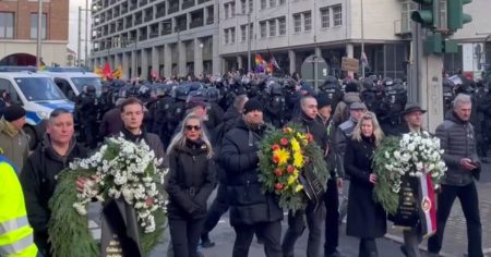 Dresden: Tausende gedenken der Bombentoten