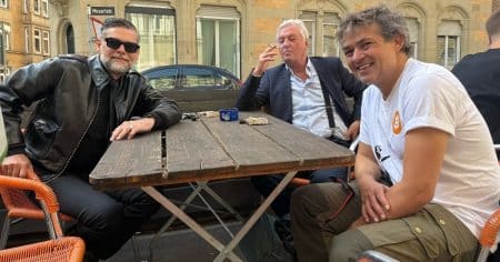 Mit Bademantel: Querdenker Great again?