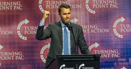 Verhöhnung von Charlie Kirk: GEZ-Hetzer verliert Visum