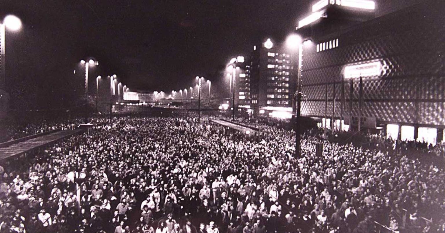 Gekreuzigt, BRDigt, wieder auferstanden