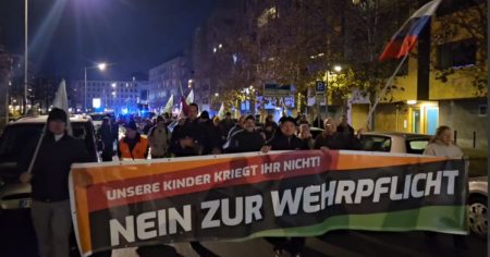 Dresden: Breiter Protest gegen die Wehrpflicht