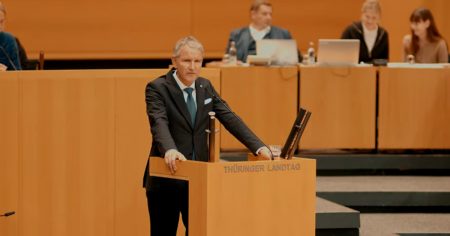 Von wegen Vaterlandsverrat: Höckes Wehrpflicht-Rede