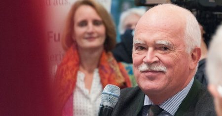 CSU-Urgestein: Pro Trump, gegen Putin-Sanktionen