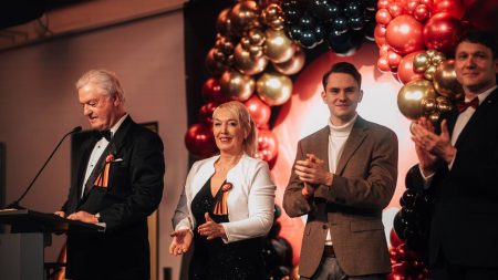 Jetzt vorbestellen und ZWEI Geschenke erhalten