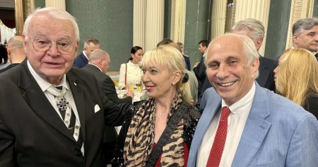 Nationalfeiertag: Elsässers in der russischen Botschaft