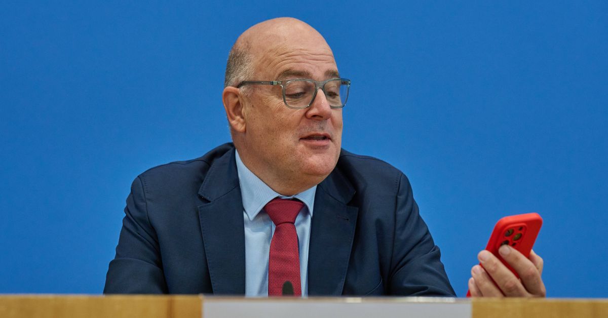 AfD ausgrenzen? Wirtschaftsbosse gegen Brandmauer