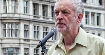 Britische Kommunalwahlen: Prüfstein für Jeremy Corbyn